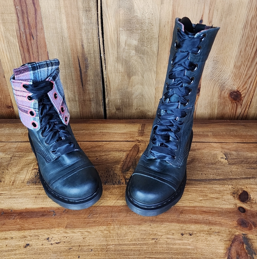 Dr. Martens Triumph - Picture 3 of 11